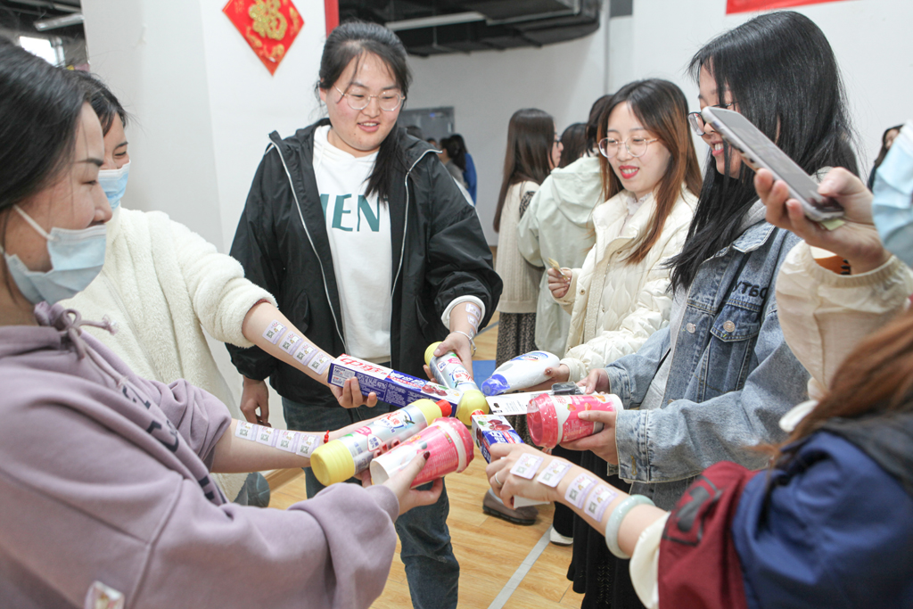 “魅力女王节，，，，，，巾帼半边天” 公司开展2021年妇女节运动